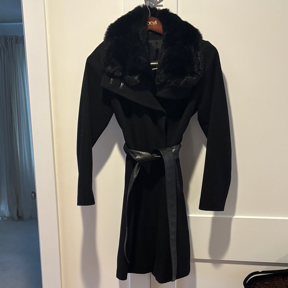 Preston & York Black Trench Coat with Fur Collar - Picture 4 of 7
